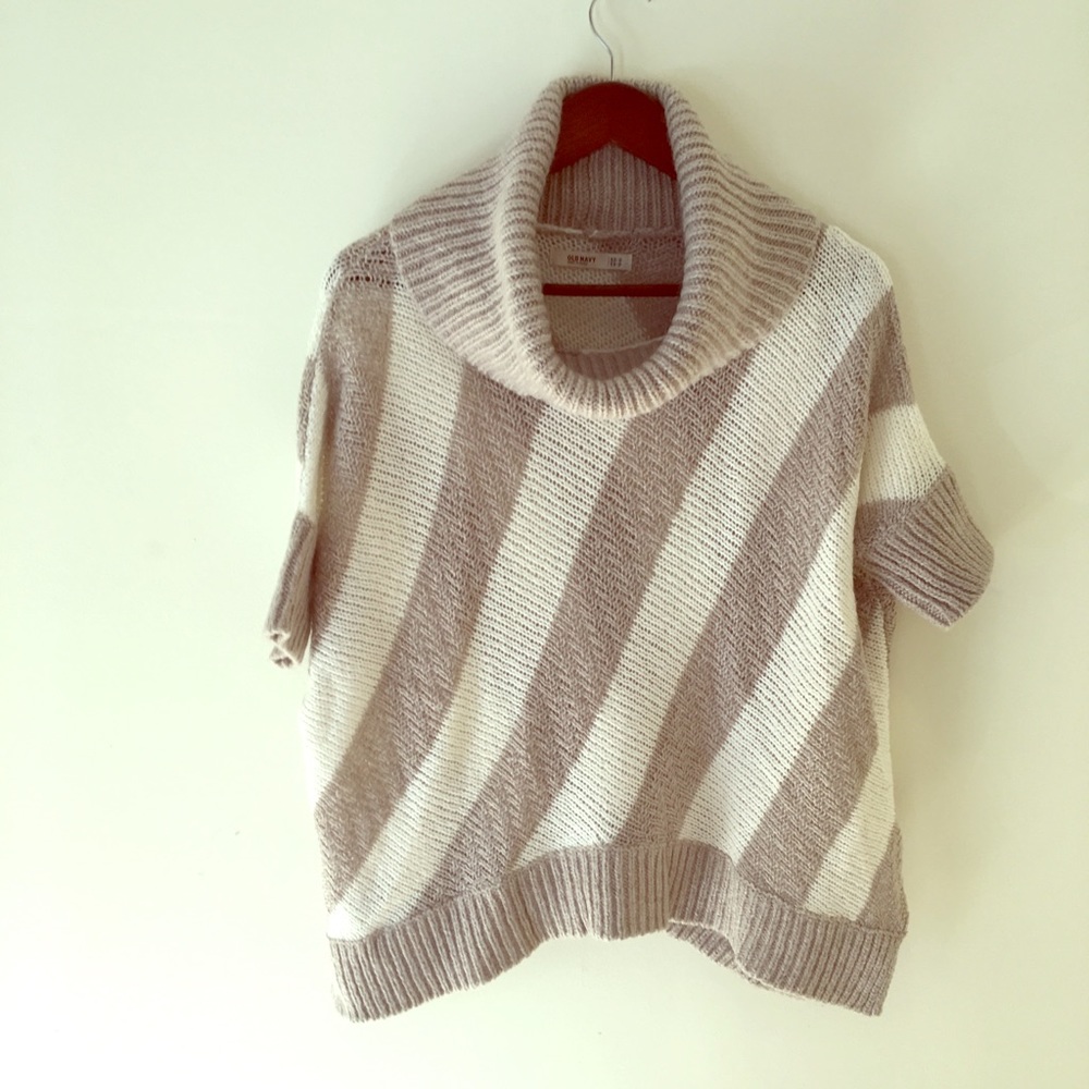 MOVING - MUST GO-  Cowl neck Tunic